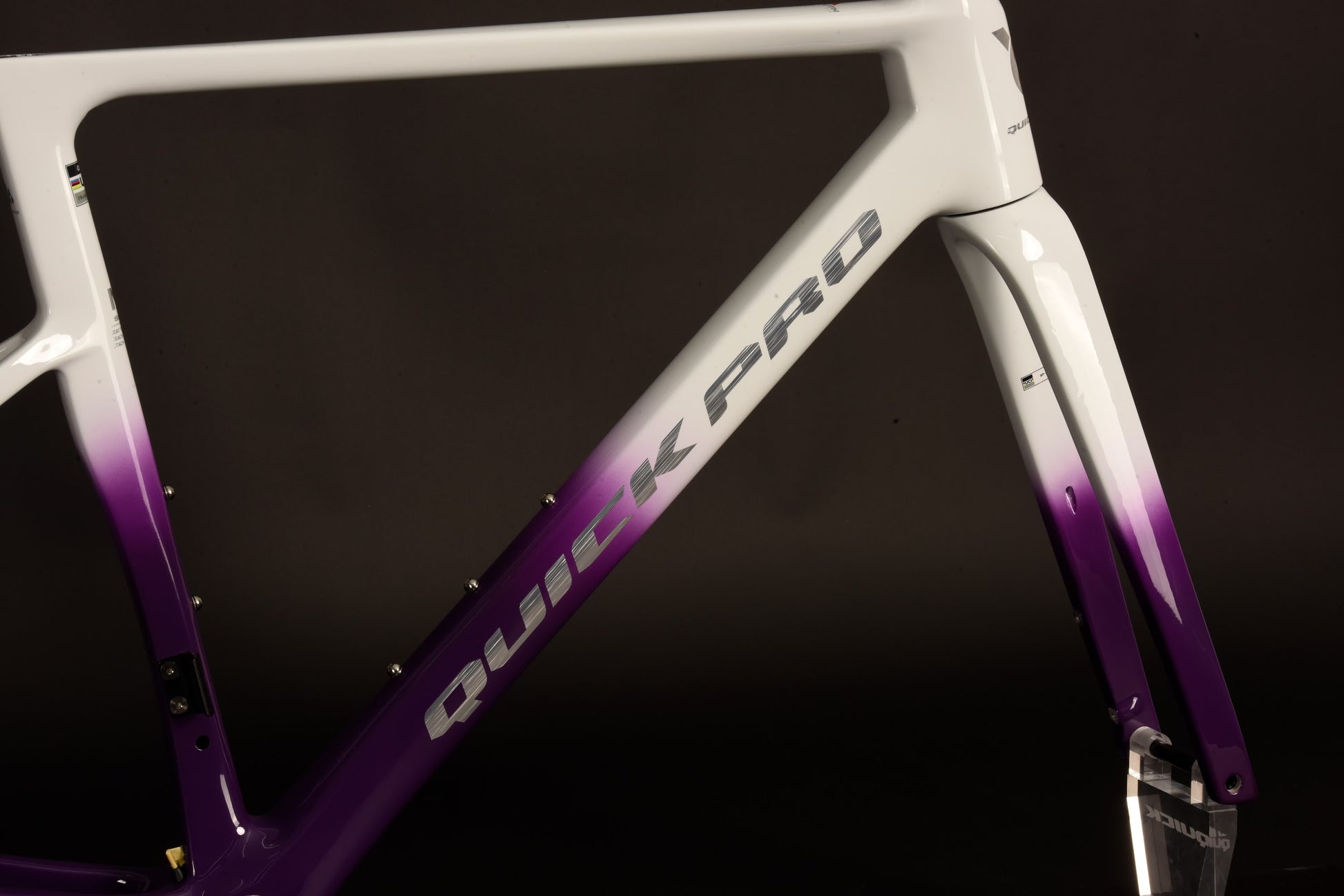 AR:ONE CUSTOM COLOR - AR6