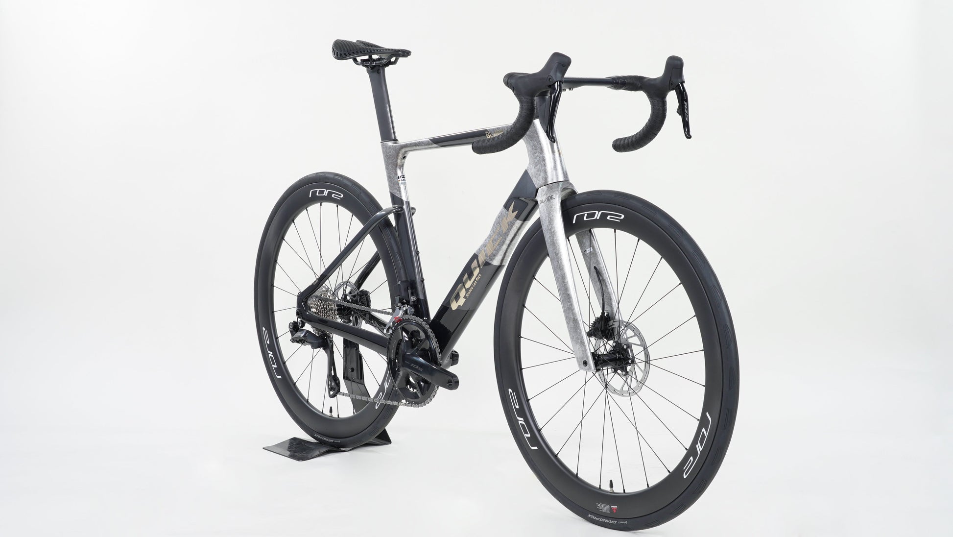 BLADE GEN 2 — front three-quarter view