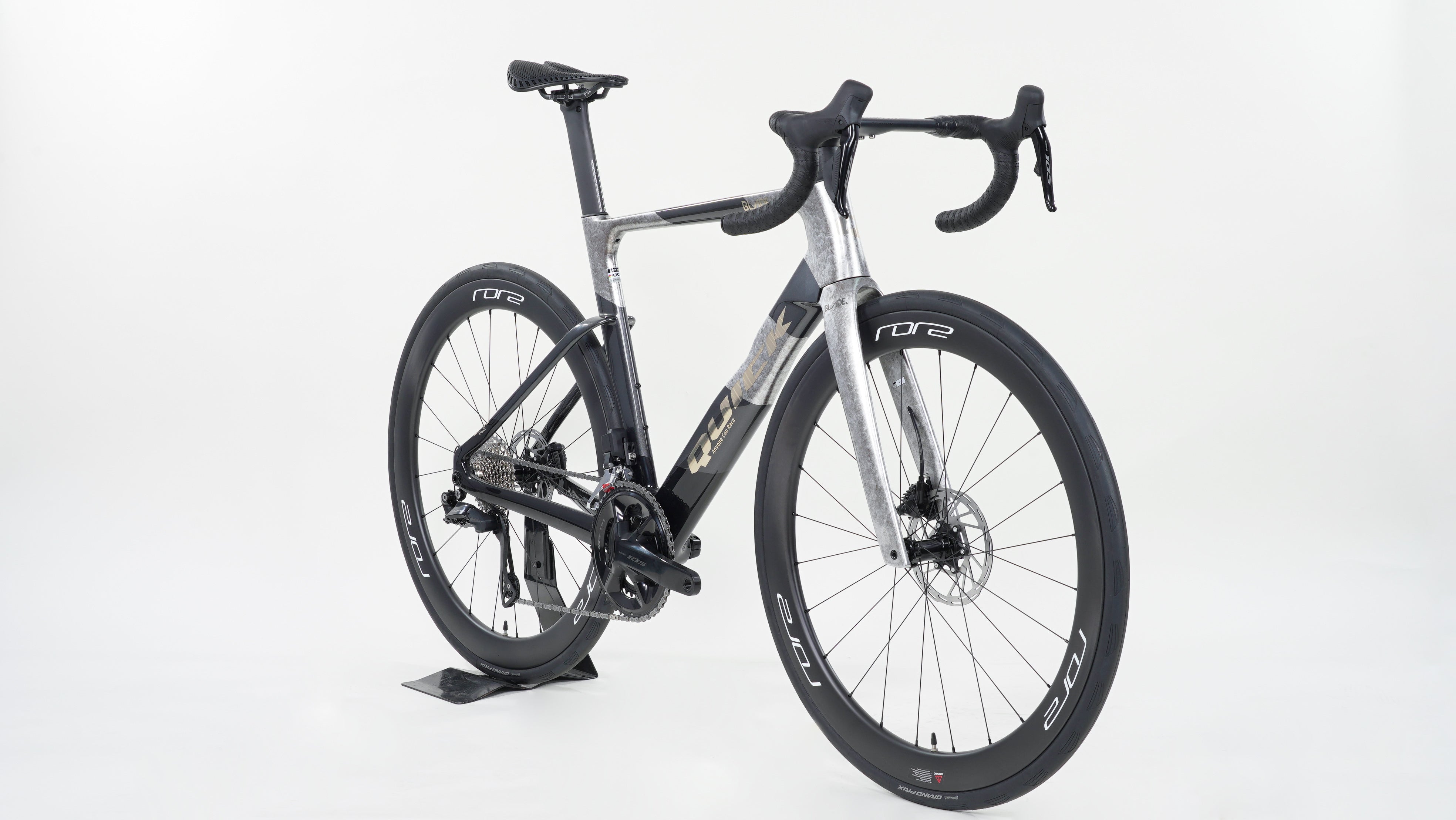 BLADE GEN 2 — front three-quarter view