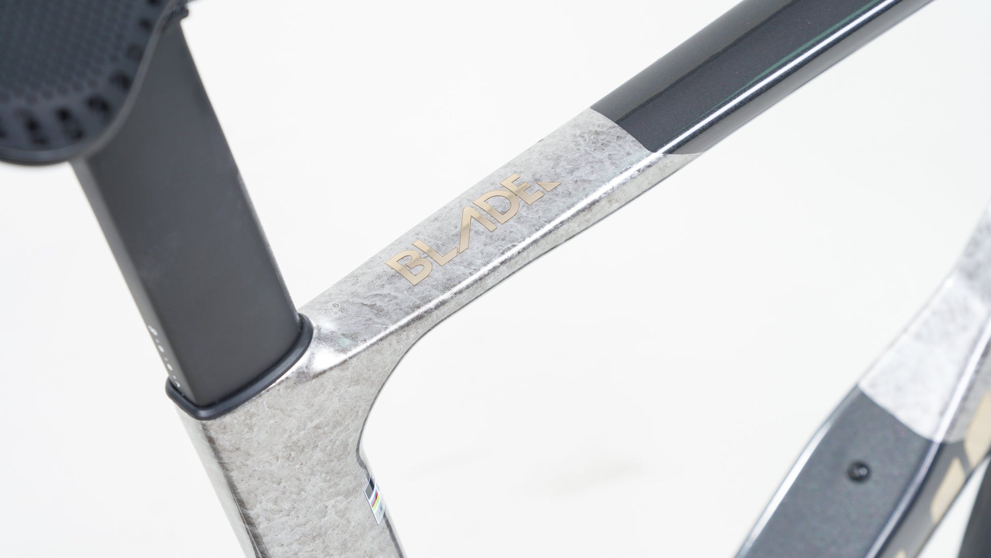 BLADE GEN 2 — seat tube and top tube detail