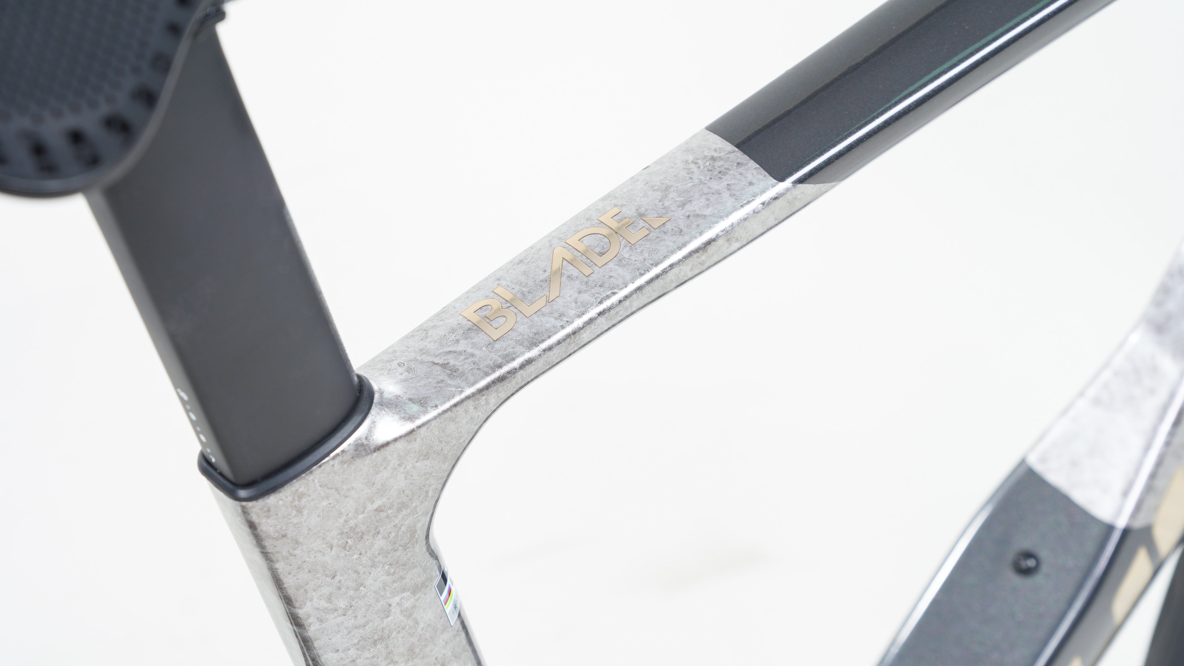 BLADE GEN 2 — seat tube and top tube detail