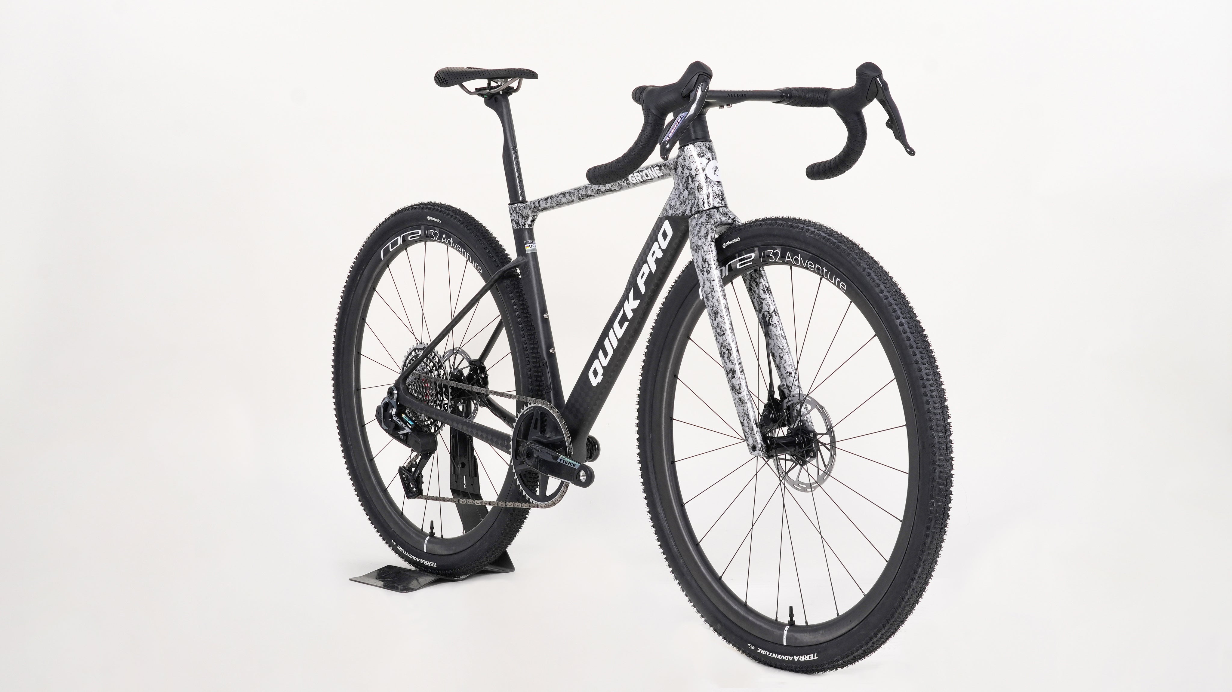 GR:ONE — front three-quarter view