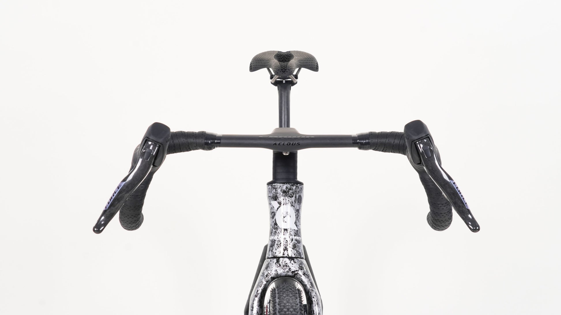 GR:ONE — cockpit from the front